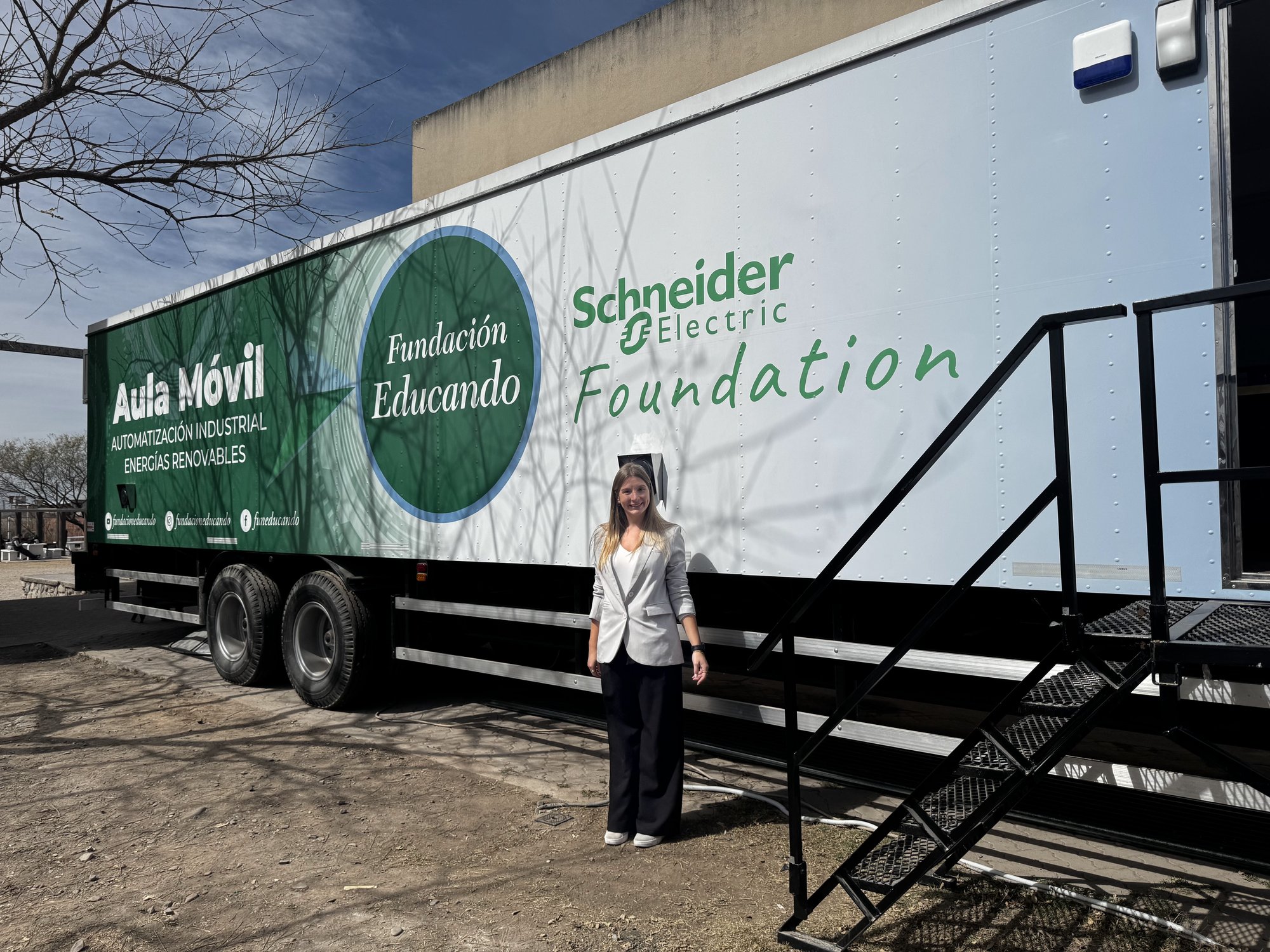 Schneider Electric 3-2